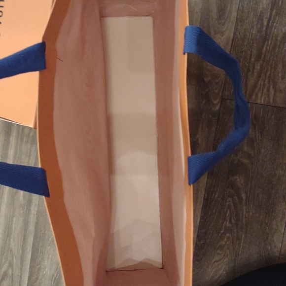 Authentic Louis Vuitton garment box and bag - Picture 15 of 16